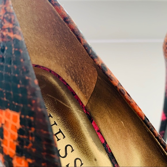 Guess women’s shoes - Picture 10 of 11